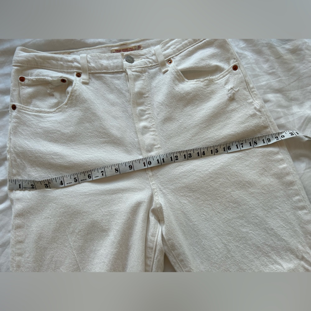 Levi's High Rise Straight Jeans in White - Picture 4 of 8